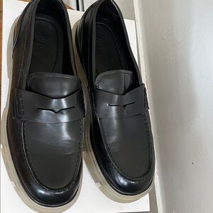 Zara Men's Black Leather loafers